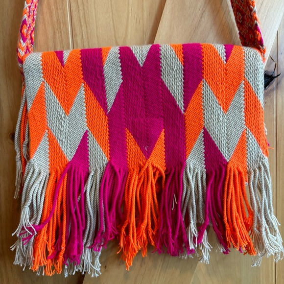 ⚡️Mega Sale⚡️Vibrant handwoven clutch with fringes and strap - Picture 2 of 12